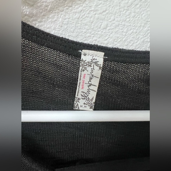 Free People Deep Vneck Long Sleeve NWT Medium - Picture 3 of 5